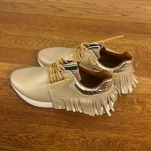 NWT Gold fringe sneaker
